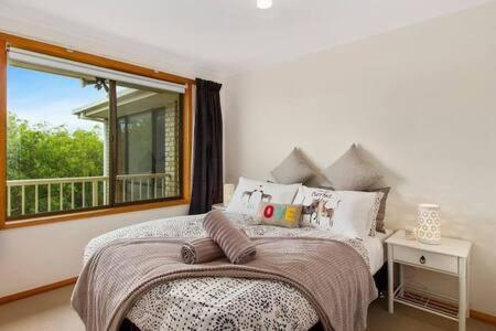 Spacious Modern Home Outstanding Views Sleeps 9 Hobart Extérieur photo