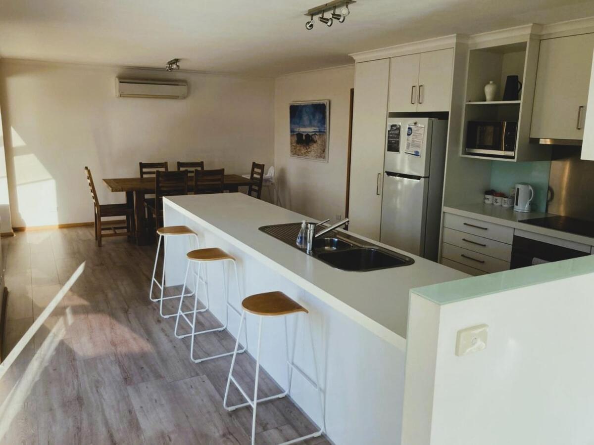 Spacious Modern Home Outstanding Views Sleeps 9 Hobart Extérieur photo