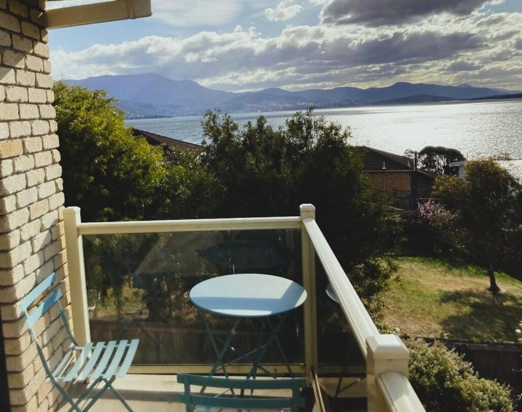 Spacious Modern Home Outstanding Views Sleeps 9 Hobart Extérieur photo