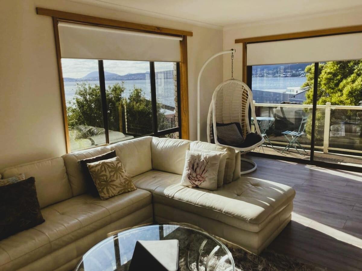 Spacious Modern Home Outstanding Views Sleeps 9 Hobart Extérieur photo